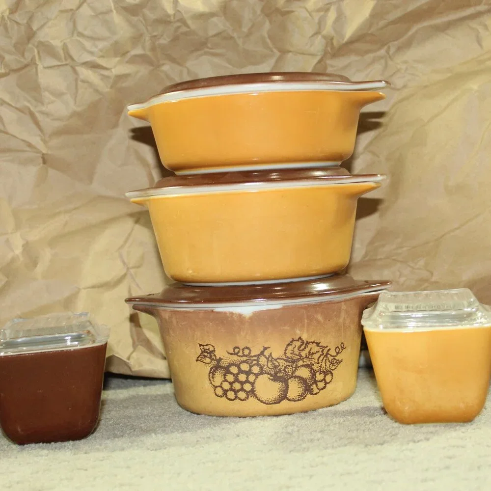 Vtg Pyrex 10 Pieces 3 Old Orchard Casserole Dishes Brown Lids, 2 Refrig w Lids